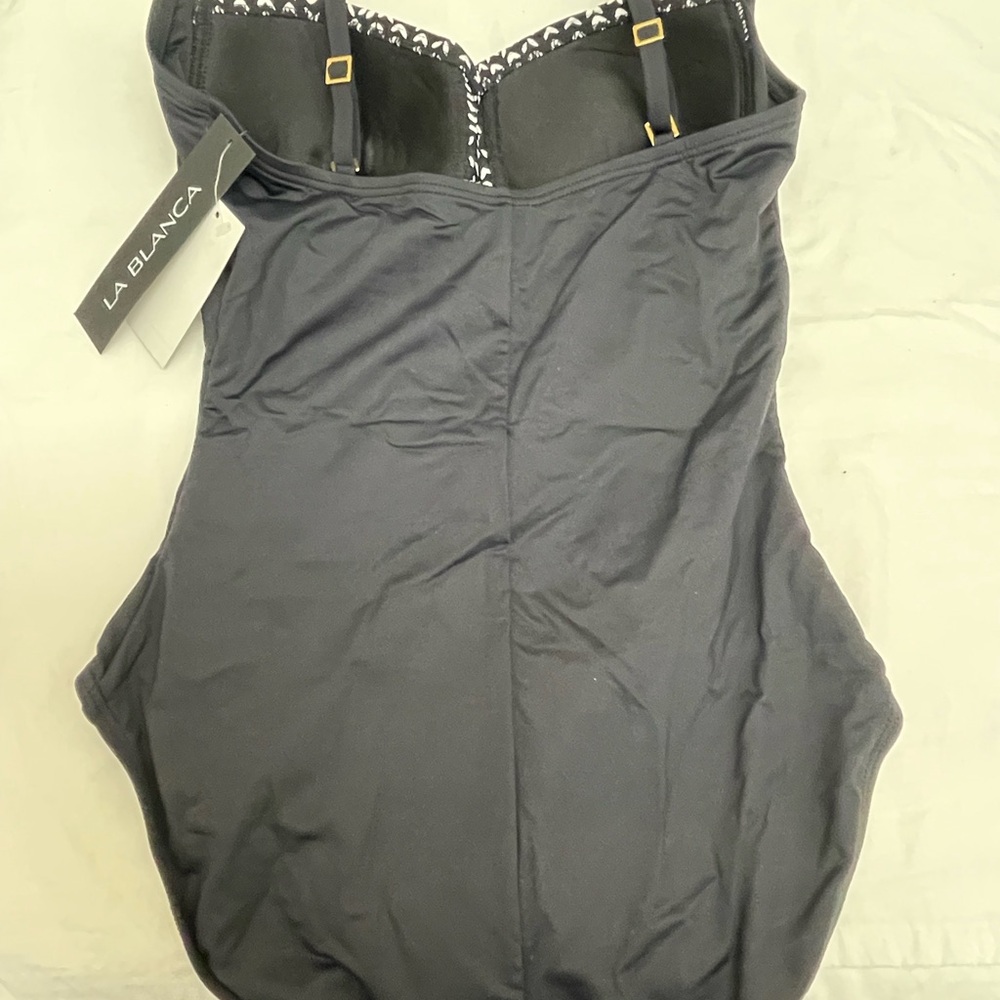 NWT La Blanca Black and White Swimsuit size 8. Non smoking home - Picture 2 of 4